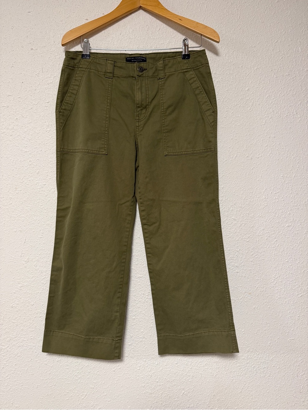 Social Standard by Sanctuary Olive wide-Leg Cotton Cropped chinos size 6
